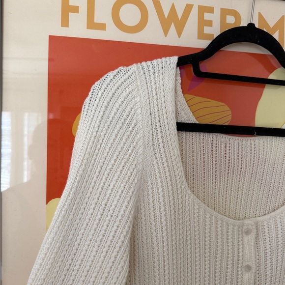 White sezane sweater - Picture 5 of 10